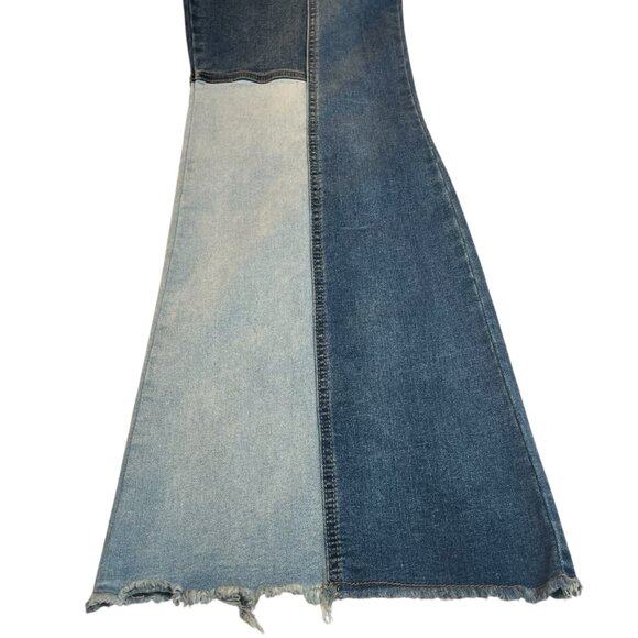Almost Famous Crave Fame ultra high rise flared patchwork jeans junior’s 13 - Picture 8 of 13